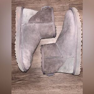 UGG Women’s Classic Mini II Boot in Grey Size 10